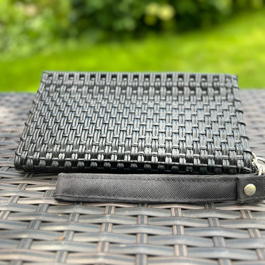 Gray Handwoven Wristlet by Colibri y Barro