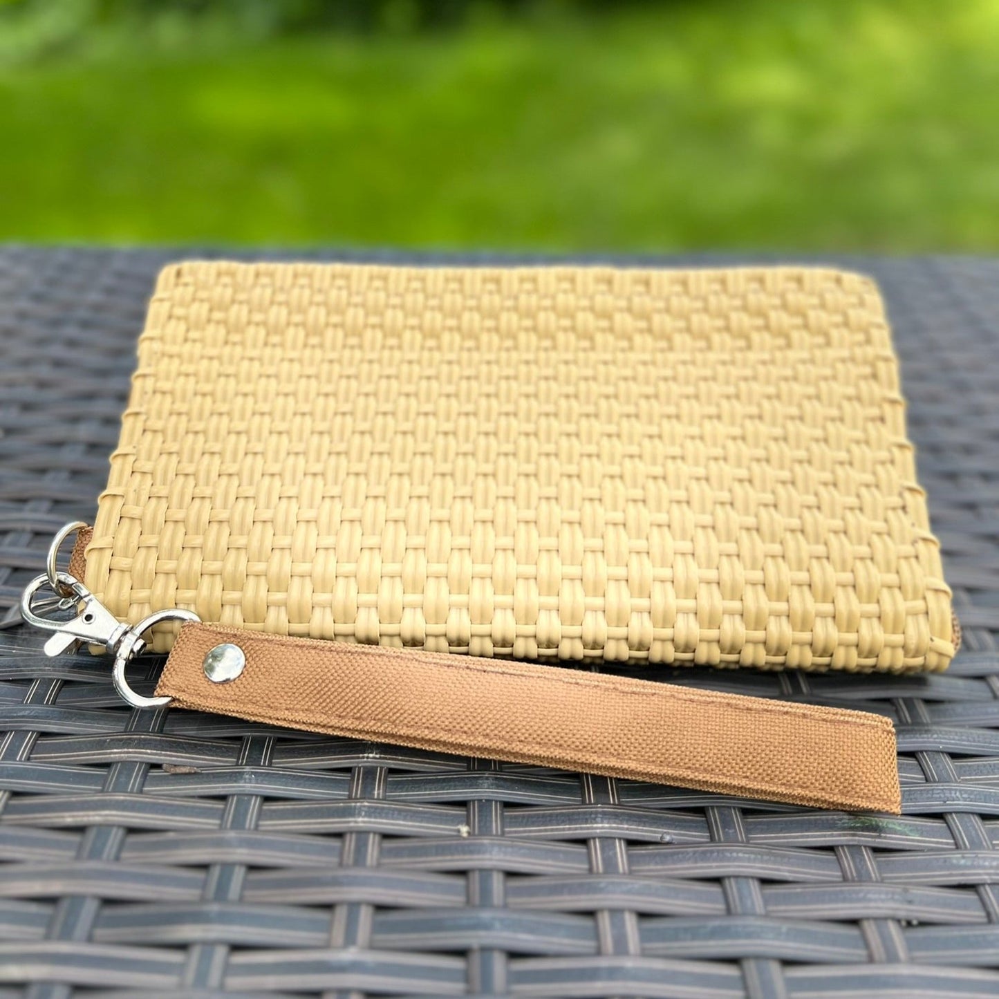 Gold Handwoven Wristlet by Colibri y Barro