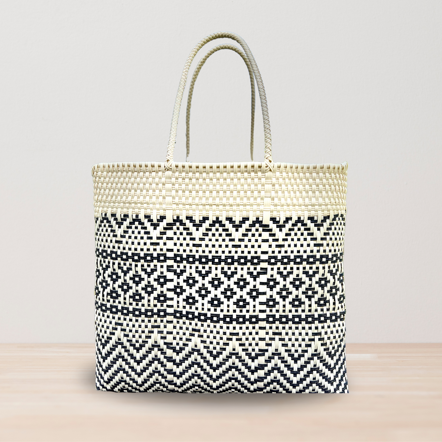 Black and Beige Lace Handwoven Eco-friendly Tote Bag by Colibri y Barro