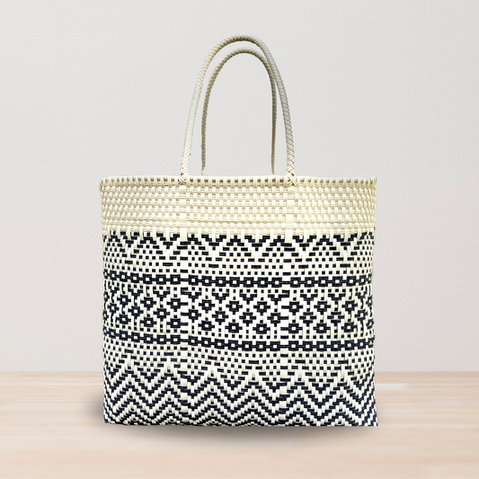 Black and Beige Lace Handwoven Eco-friendly Tote Bag by Colibri y Barro
